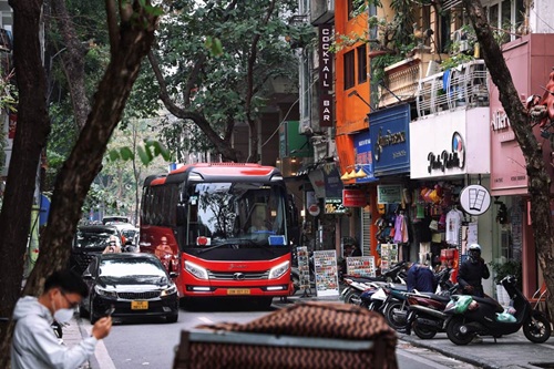Doanh nghiệp lo siết xe trên 16 chỗ ảnh hưởng du lịch phố cổ Hà Nội